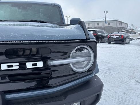 Used 2025 Ford Bronco Outer Banks image 3