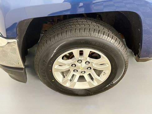 Used 2017 Chevrolet Silverado 1500 LT w/ All Star Edition image 37