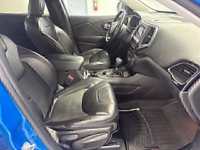 Used 2021 Jeep Cherokee Latitude Plus AWD/4WD image 23