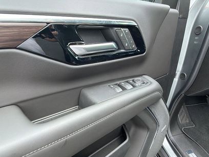 New 2026 Chevrolet Suburban LT w/ Comfort Package