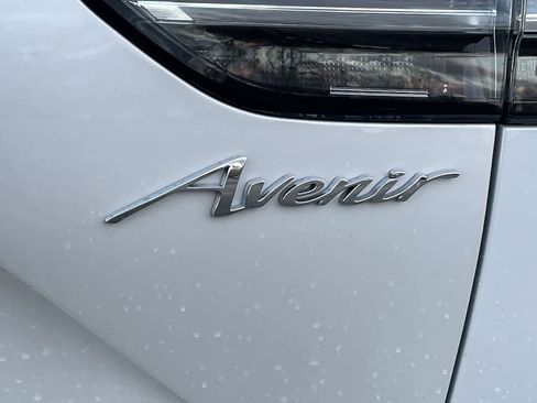 Used 2023 Buick Envision Avenir image 42