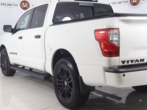 Used 2019 Nissan Titan SV w/ SV Convenience Package image 22