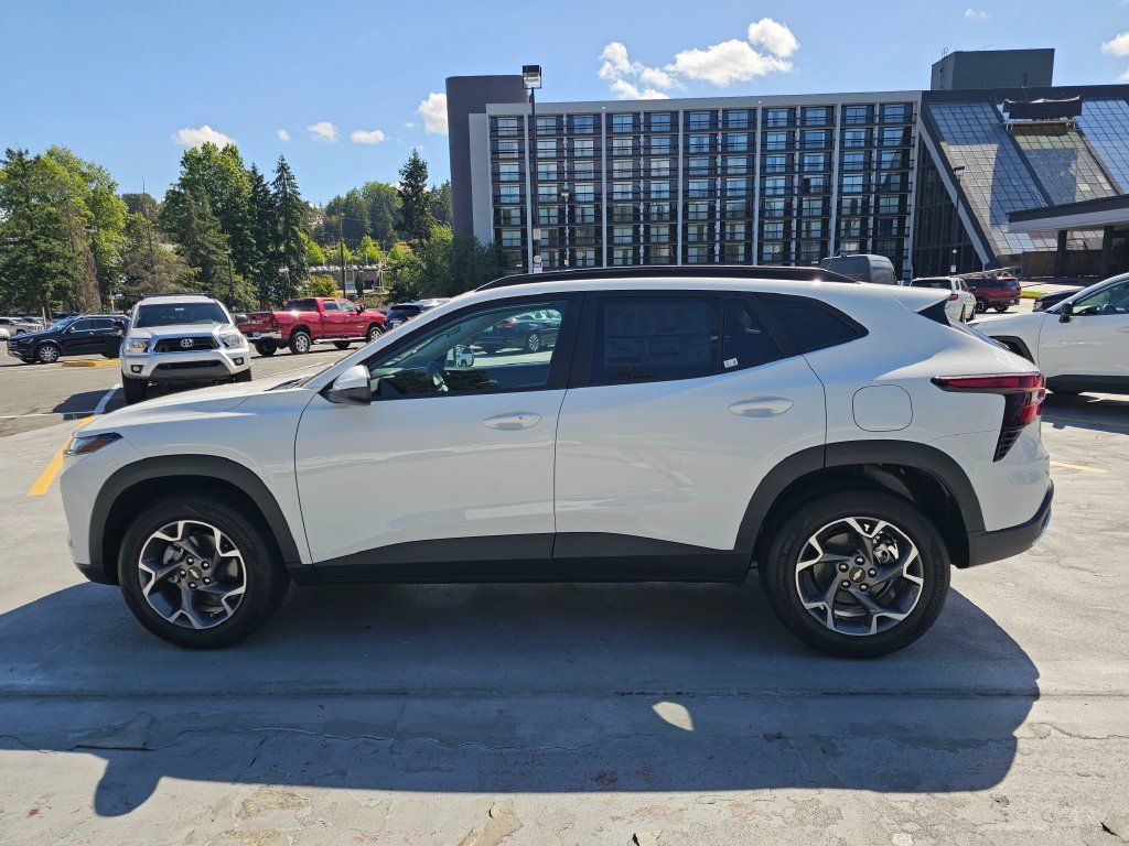 New 2026 Chevrolet Trax LT w/ Driver Confidence Package FWD image 4