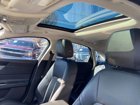 Used 2017 Jaguar XF Premium AWD/4WD image 16