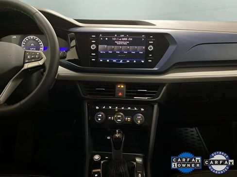 Used 2024 Volkswagen Taos SE image 13