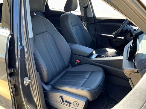 Used 2025 Audi Q5 Premium AWD/4WD image 9