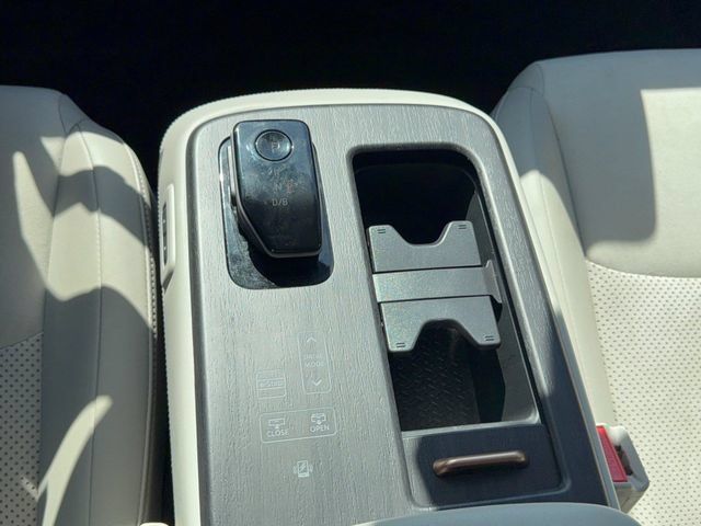 Used 2024 Nissan Ariya FWD image 23