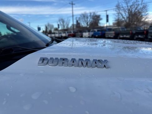 Used 2024 Chevrolet Silverado 1500 LT image 11