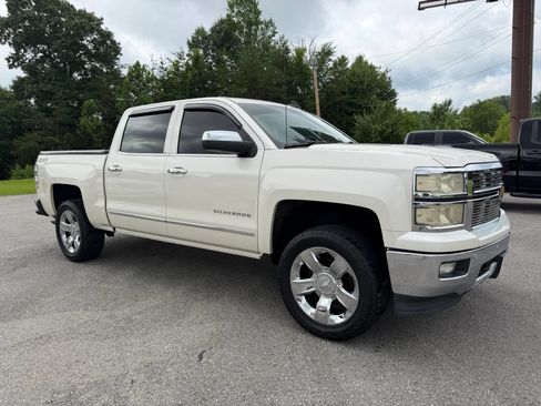 Used 2015 Chevrolet Silverado 1500 LTZ Z71 w/ LTZ Plus Package AWD/4WD image 18