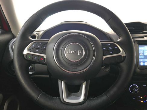 Used 2018 Jeep Renegade Latitude w/ Cold Weather Group AWD/4WD image 10
