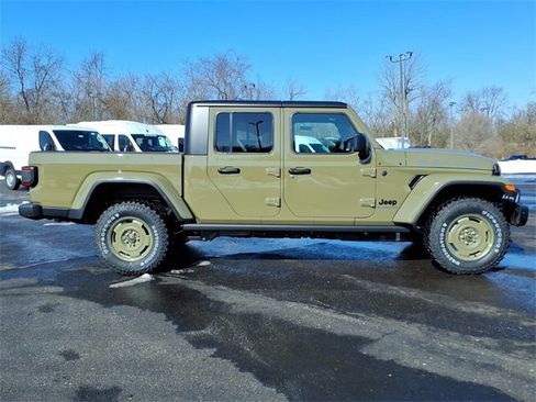 New 2026 Jeep Gladiator Willys image 8