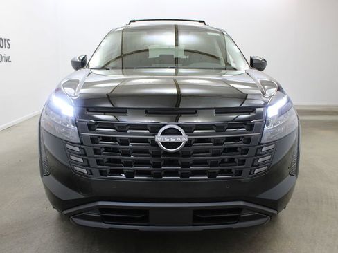 New 2026 Nissan Pathfinder SV image 7