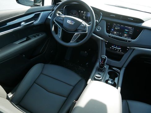 Used 2026 Cadillac XT5 Premium Luxury w/ LPO, Floor Liner Package AWD/4WD image 7