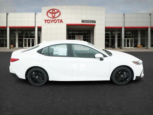 New 2026 Toyota Camry SE image 23