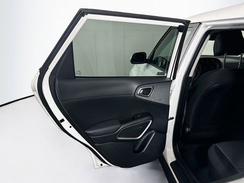 Used 2025 Kia Soul LX w/ LX Technology Package image 25