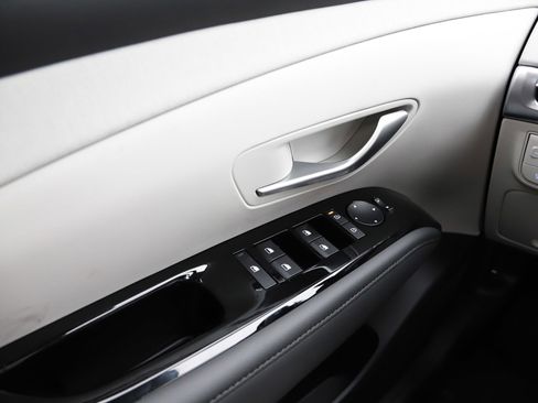 New 2026 Hyundai Tucson Limited image 24