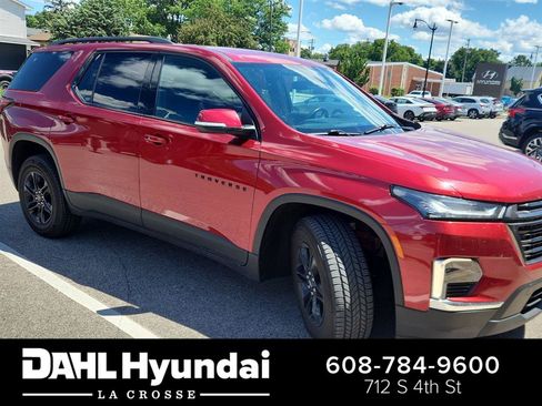 Used 2022 Chevrolet Traverse LT w/ Midnight/Sport Edition AWD/4WD image 3