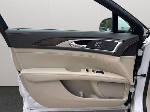Used 2018 Lincoln MKZ Select w/ Select Plus Package FWD image 19