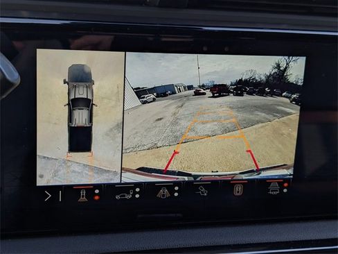 Used 2024 GMC Sierra 2500 AT4 w/ AT4 Premium Plus Package image 19