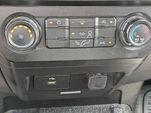 Used 2017 Ford F550 2WD Regular Cab Super Duty image 14