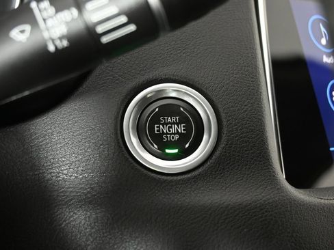 Used 2019 Cadillac XT4 Sport w/ Driver Awareness Package AWD/4WD image 32