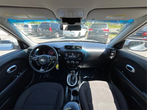 Used 2018 Kia Soul image 28