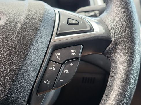 Used 2022 Ford Edge Titanium image 32