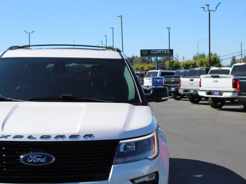 Used 2019 Ford Explorer Sport w/ Equipment Group 401A AWD/4WD image 11