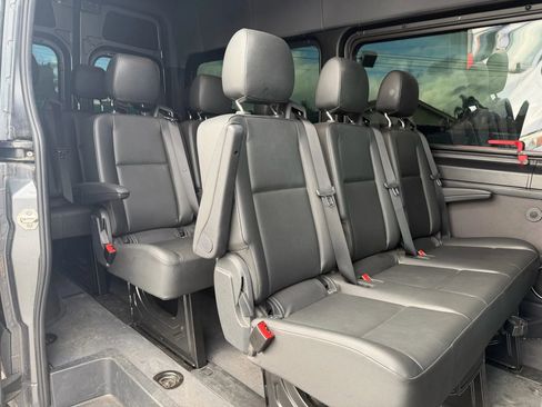 Used 2024 Mercedes-Benz Sprinter 2500 image 15