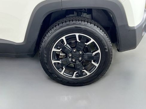 Used 2023 Jeep Renegade Trailhawk image 34
