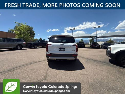 Used 2020 Kia Telluride LX AWD/4WD image 6
