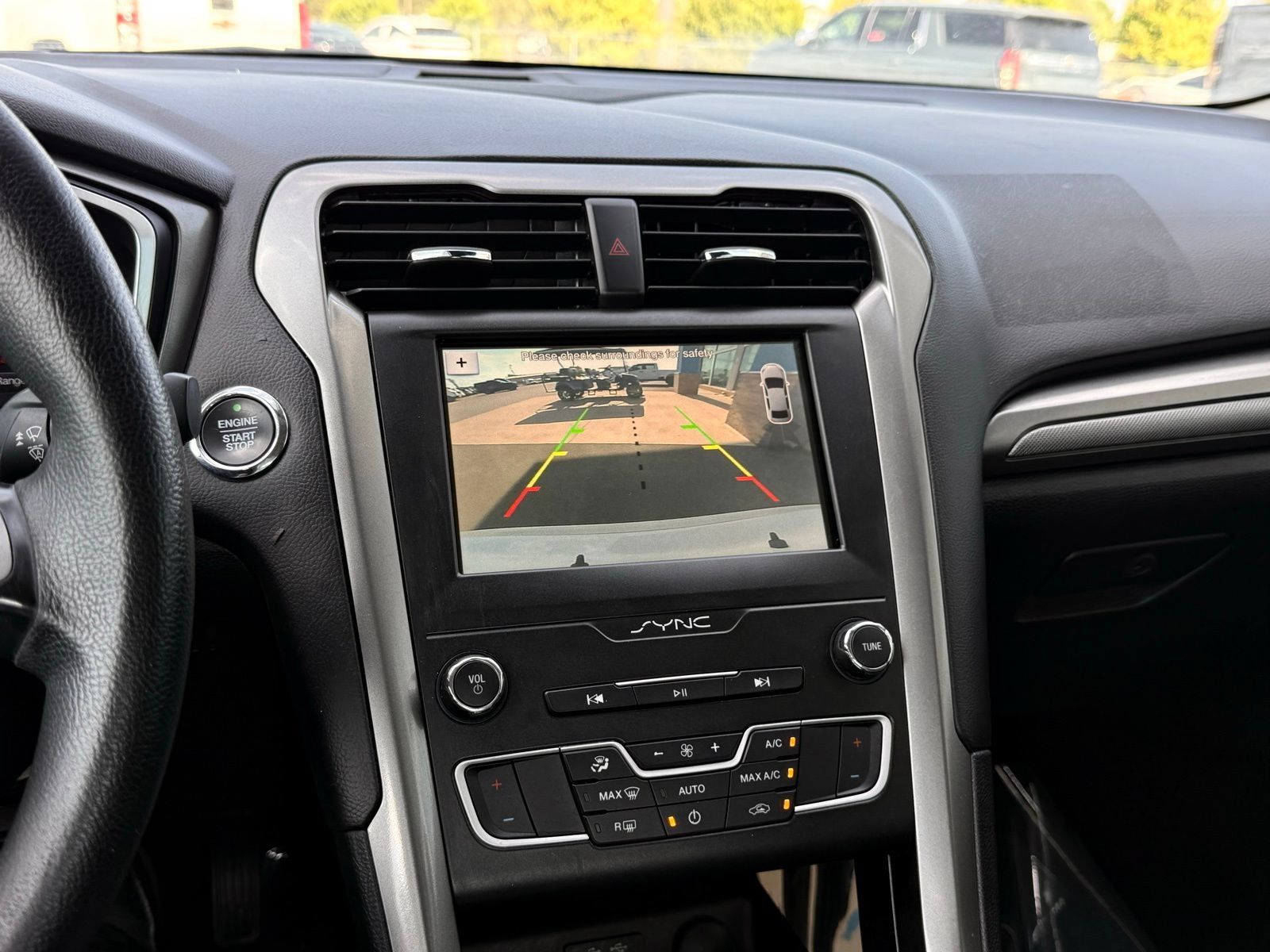Used 2019 Ford Fusion SE FWD image 31