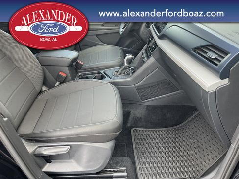 Used 2024 Volkswagen Taos SE image 13