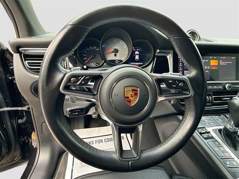 Used 2021 Porsche Macan S image 12