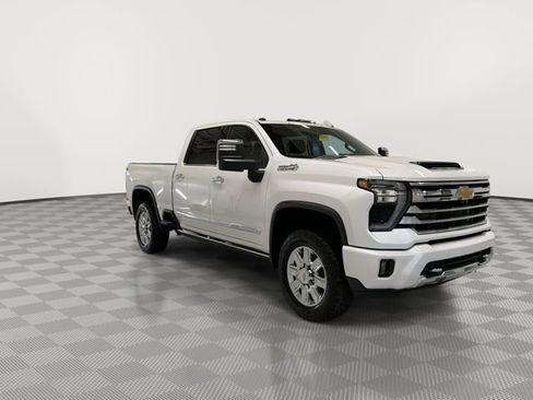 Used 2024 Chevrolet Silverado 2500 High Country w/ Technology Package AWD/4WD image 13