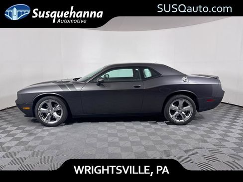 Used 2014 Dodge Challenger R/T image 12