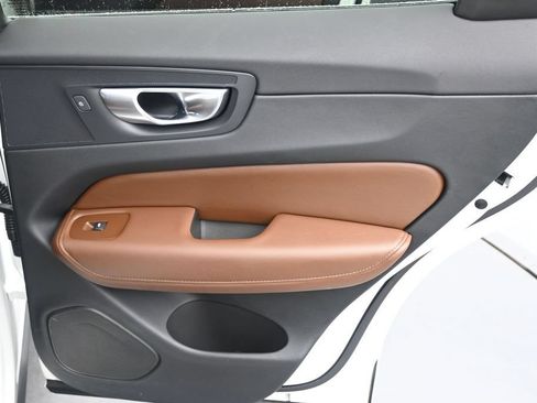 Certified 2023 Volvo XC60 B5 Plus w/ Climate Package FWD image 16