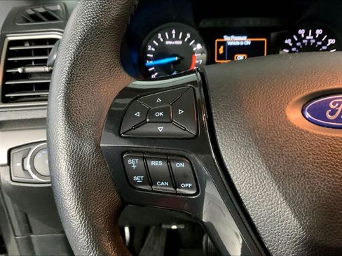 Used 2018 Ford Explorer XLT AWD/4WD image 18