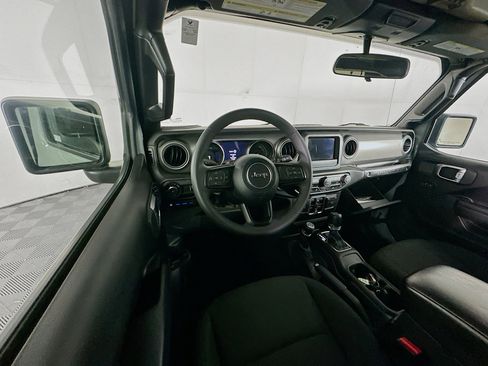 Used 2023 Jeep Wrangler Unlimited AWD/4WD image 18