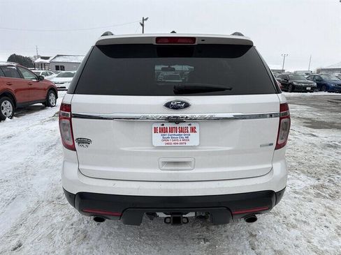 Used 2015 Ford Explorer XLT w/ Equipment Group 202B image 4