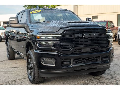 Used 2025 RAM 2500 Laramie AWD/4WD image 35