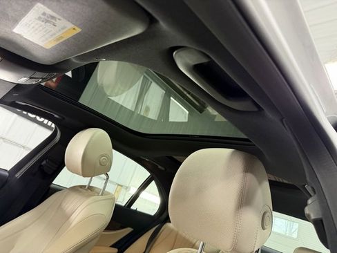 Used 2018 Mercedes-Benz E 300 4MATIC image 19