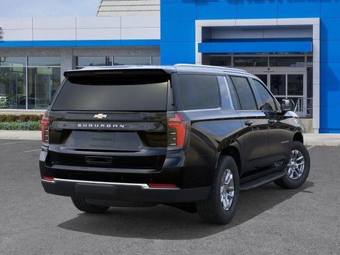 New 2026 Chevrolet Suburban LS image 4