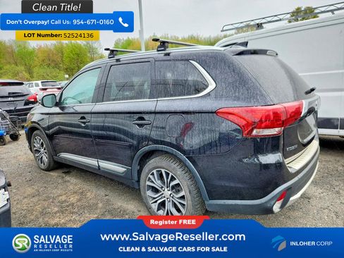 Used 2017 Mitsubishi Outlander AWD image 3