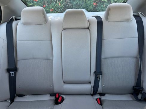 Used 2025 Nissan Altima 2.5 SV FWD image 39