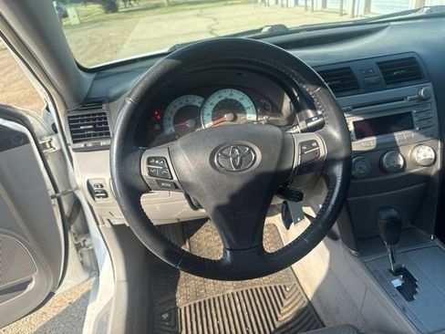 Used 2011 Toyota Camry SE w/ SE Extra-Value Pkg #1 FWD image 14