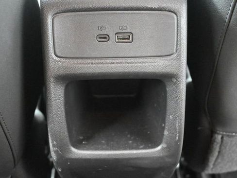 Used 2025 Chevrolet Trax LT image 28