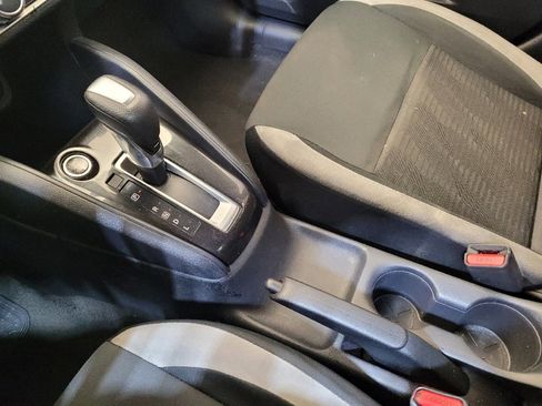 Used 2021 Nissan Versa SV image 26