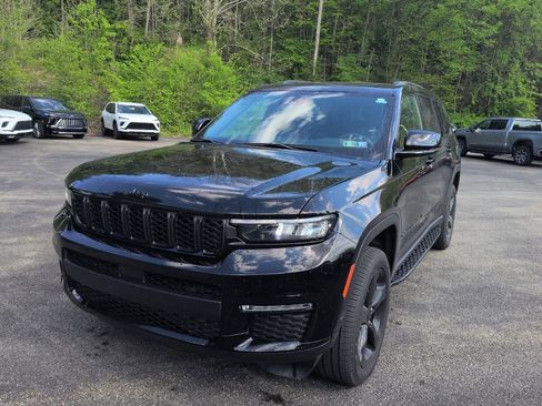 Used 2024 Jeep Grand Cherokee L Limited w/ Black Appearance Package AWD/4WD image 25