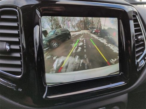 Used 2020 Jeep Compass Limited image 18
